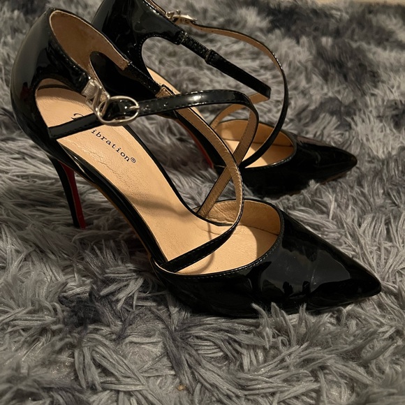 Black heels with red bottoms around 3 inches, size 7 - Picture 2 of 7